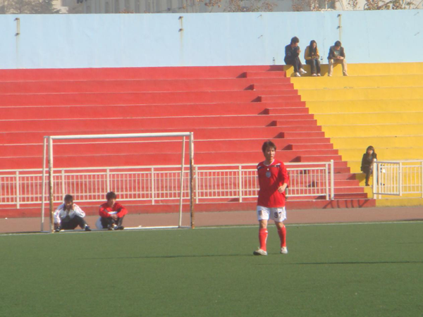 1523600231495.png 5 方刚在大学期间担任学院足球队队长.png